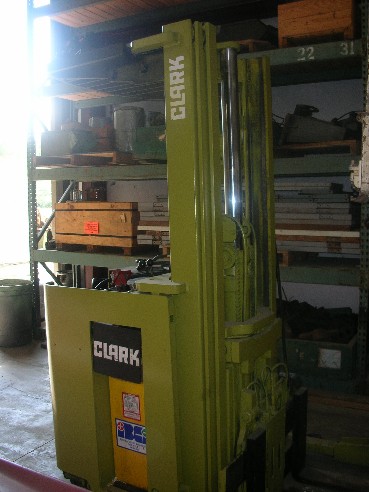 3,000 Lb., CLARK,