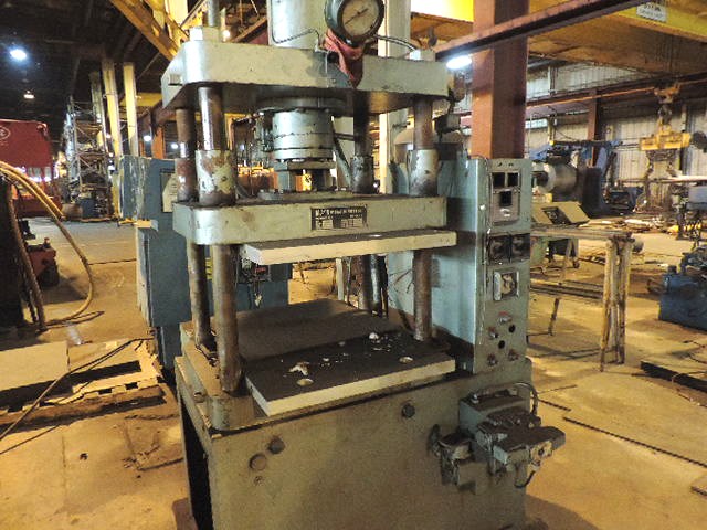 25 Ton, MODERN, 12 Str, 18 DLO, 24 x